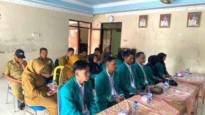 Penyerahan Mahasiswa KKN UIN SIZU Purwokerto kepada pihak desa Bumirejo, Kebumen 